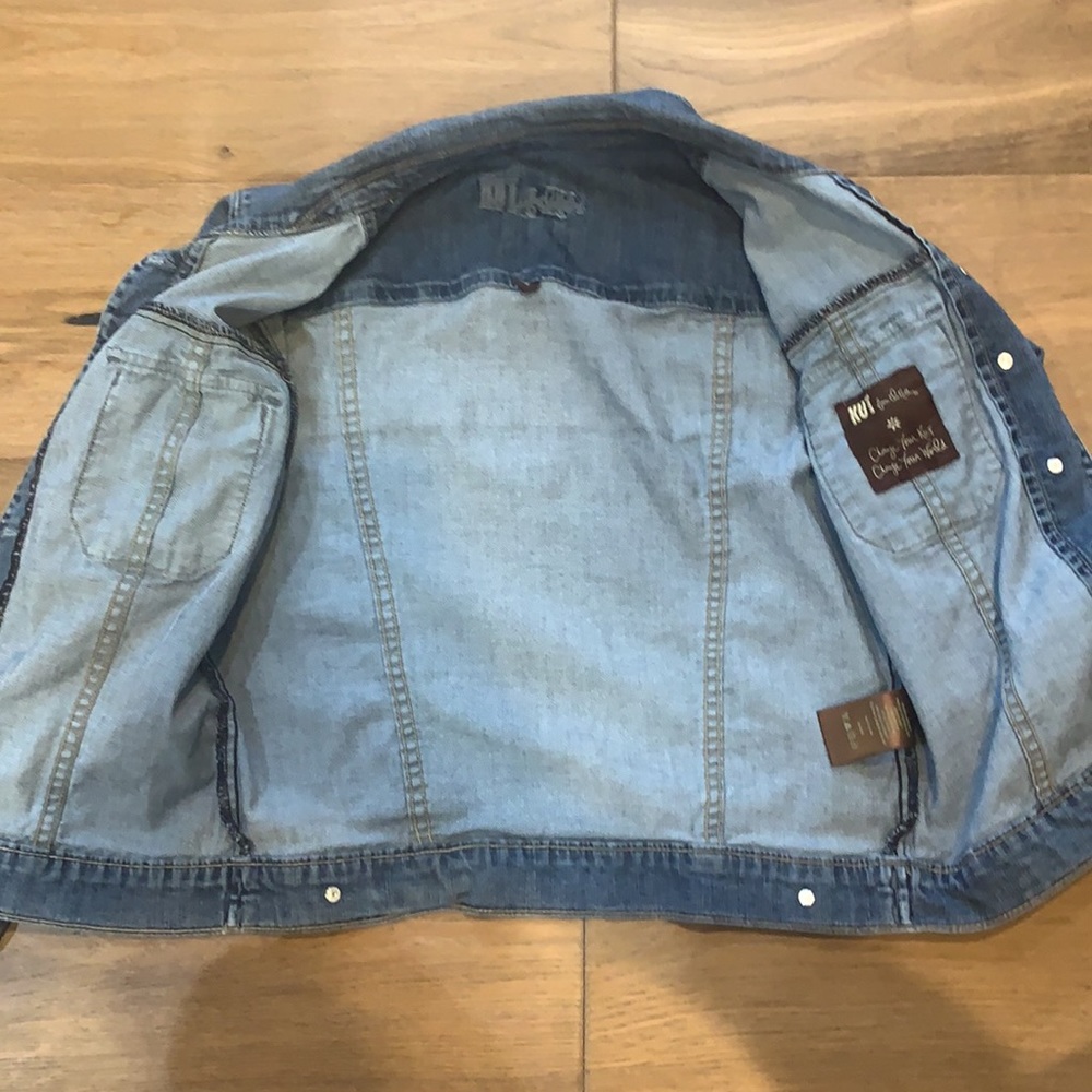 Basic Jean Jacket - Picture 2 of 3